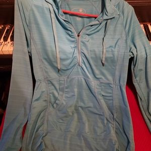 Active wear long sleeve shirt